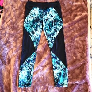 Blue yoga/workout leggings.